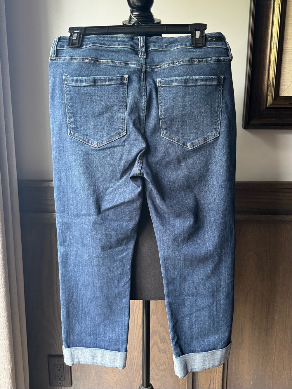Liverpool Women’s Cropped Jeans in Medium Blue with Cuff - Picture 3 of 7